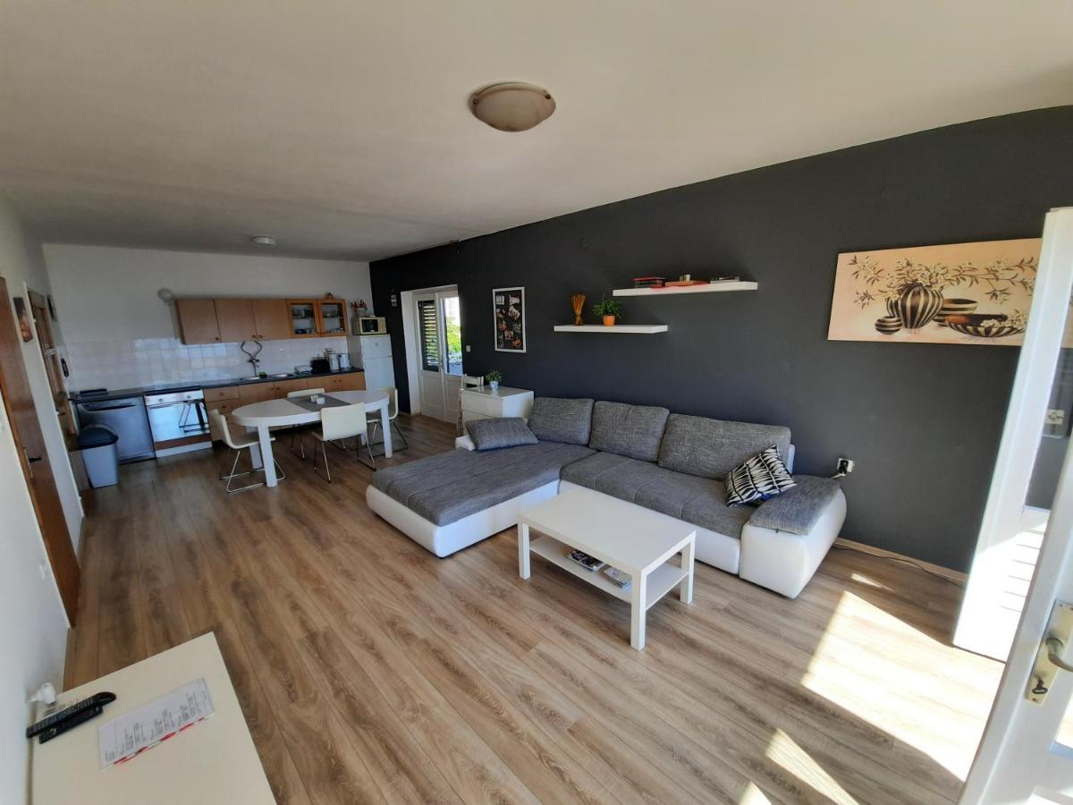 Sea View Nona Apartment Crikvenica Bagian luar foto